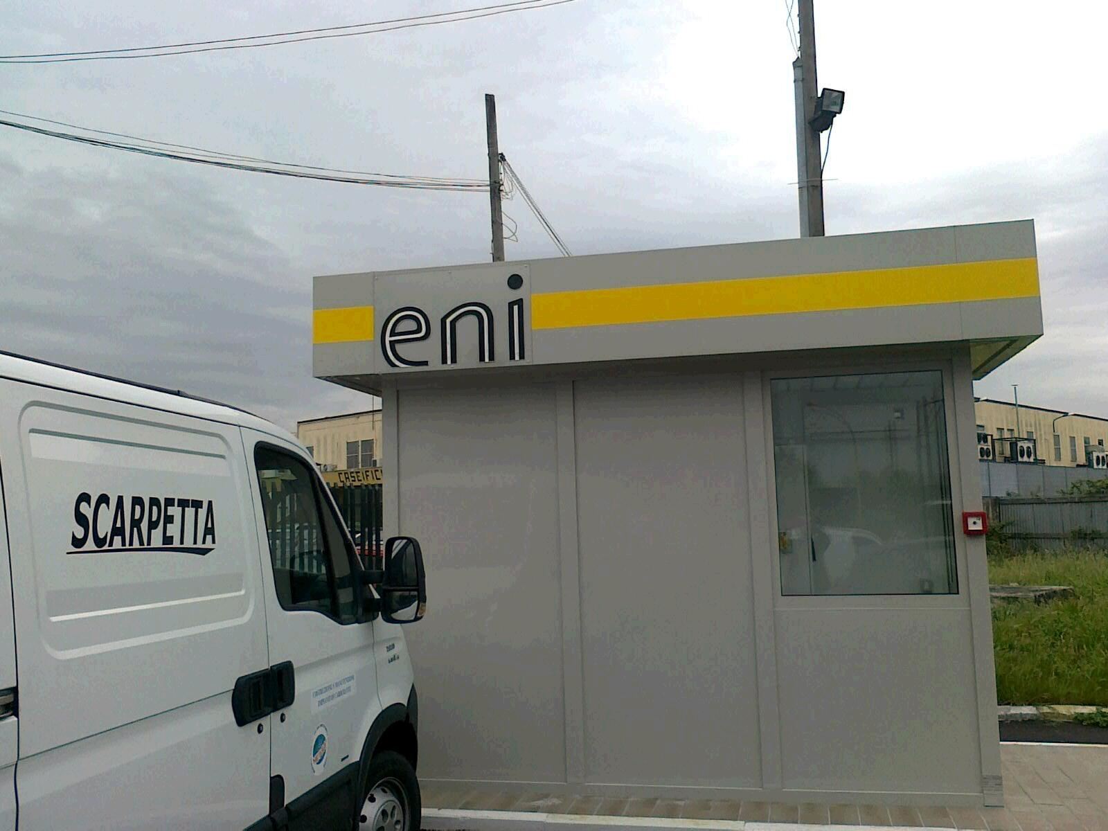 Chiosco Eni con furgone Scarpetta
