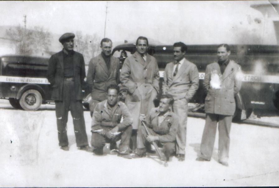 Foto in bianco e nero del gruppo di lavoro nel 1950