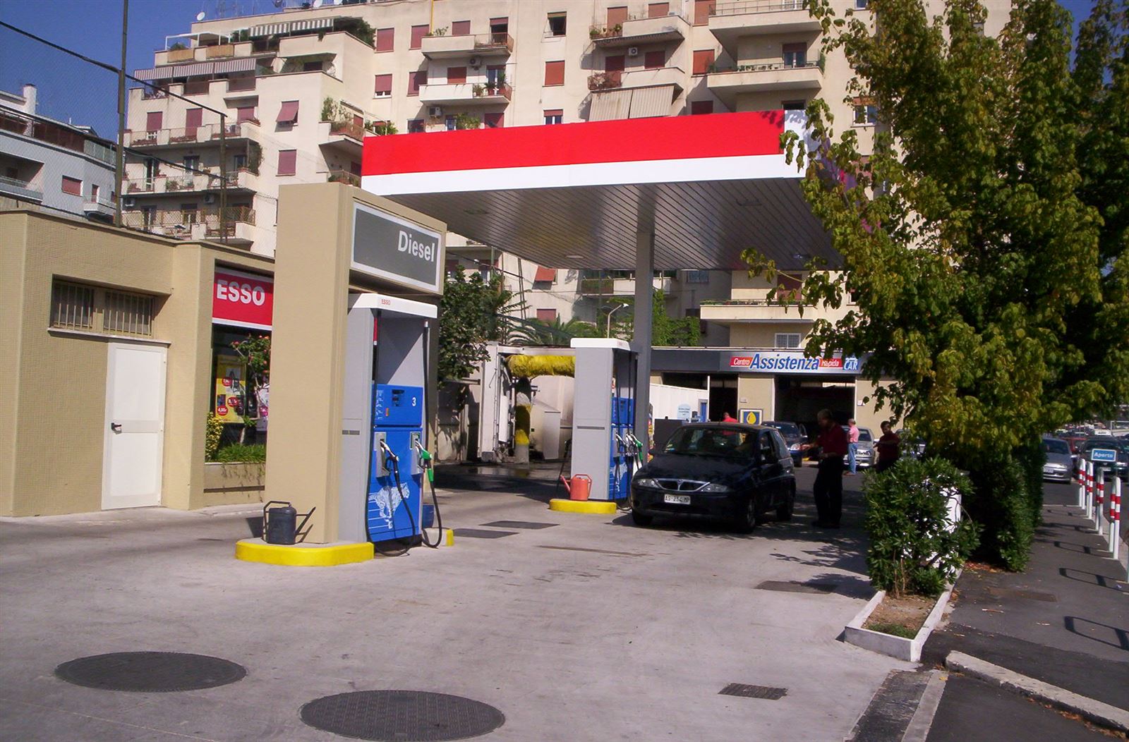 Stazione Esso su via Nomentana a Roma