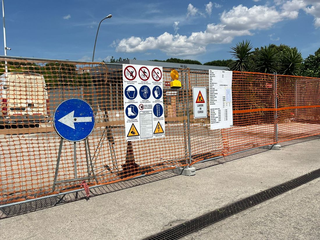 Segnaletica di sicurezza e recinzione di cantiere